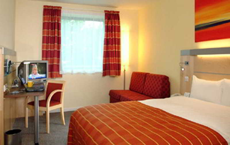 Holiday Inn Express Doncaster By Ihg Habitación foto